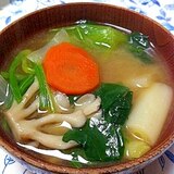 ＊簡単＊野菜たっぷり、味噌スープ